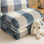 Extra Soft Flannel Blanket – Thickened and Cozy Nap Blanket, Perfect for Air-Conditioned Rooms